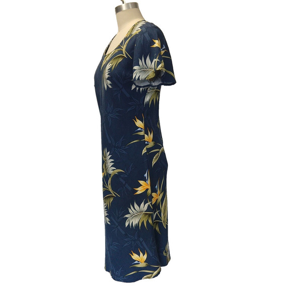 Paradise Found Hawaiian Print Dress Size L Short Sleeve Blue Vintage Rayon Shift - Picture 4 of 6